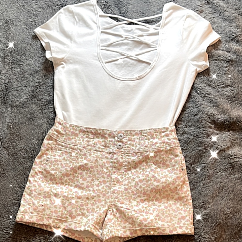 New top and bottom  bodysuit floral Jean shorts,